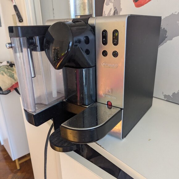 Nespresso machine - Picture 5 of 5